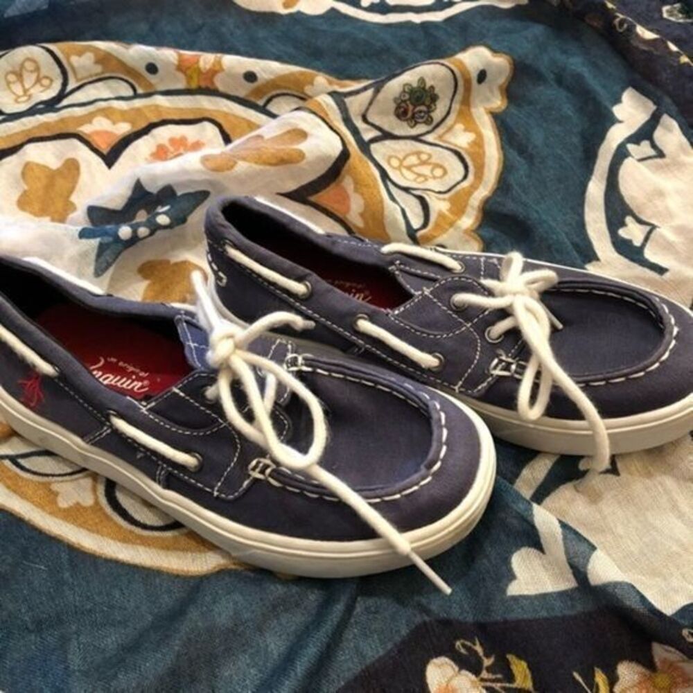 Penguin navy boat shoes in sz 1